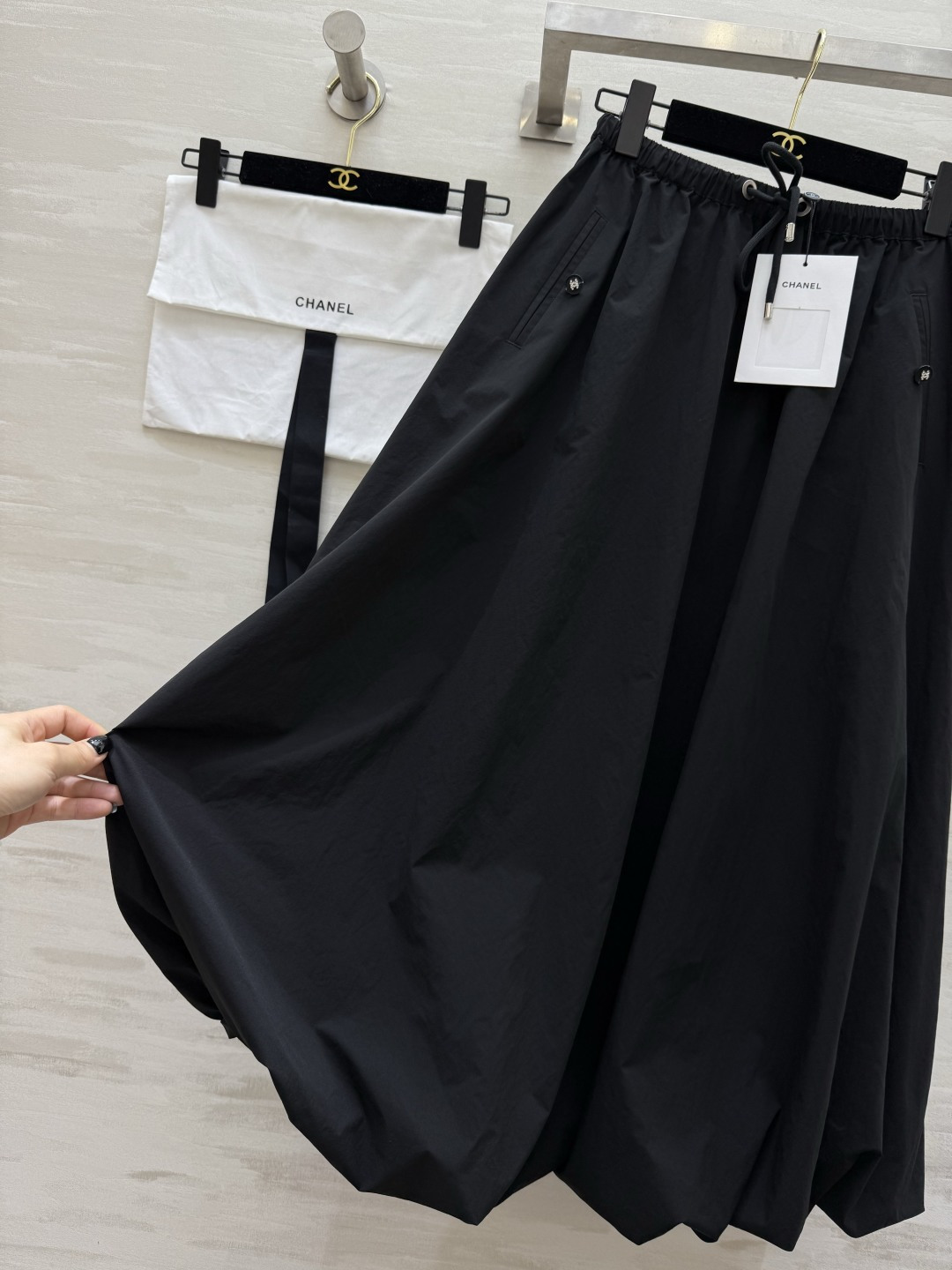 #Chane♡超级爆款 夏日时髦氛围感十足 中古花苞半裙 超级超级显瘦 遮跨的不显肚子的神裙穿不腻啊！质