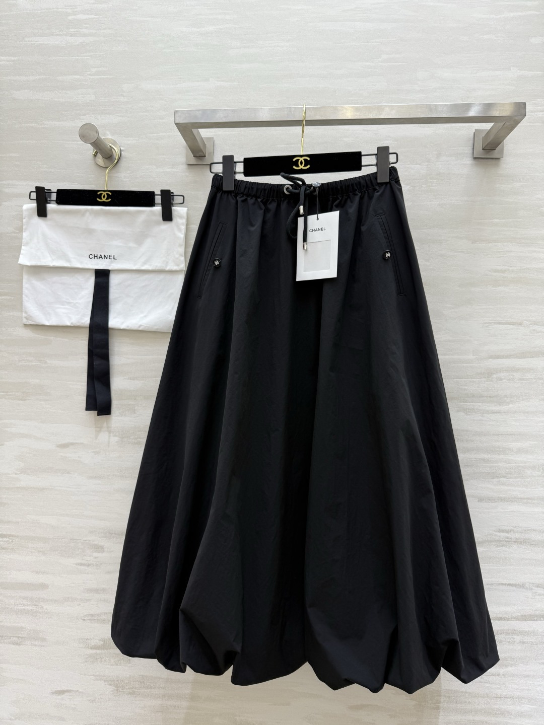 #Chane♡超级爆款 夏日时髦氛围感十足 中古花苞半裙 超级超级显瘦 遮跨的不显肚子的神裙穿不腻啊！质