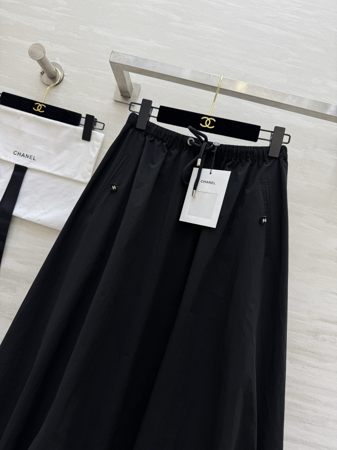 #Chane♡超级爆款 夏日时髦氛围感十足 中古花苞半裙 超级超级显瘦 遮跨的不显肚子的神裙穿不腻啊！质