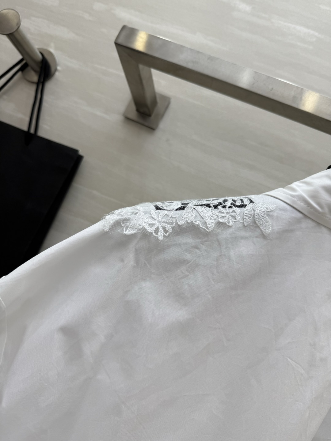 #Ermanno Scervin♡蕾丝翻领衬衣 意大利富有“顶级蕾丝之王”的称呼 静奢美学 简约不简单 