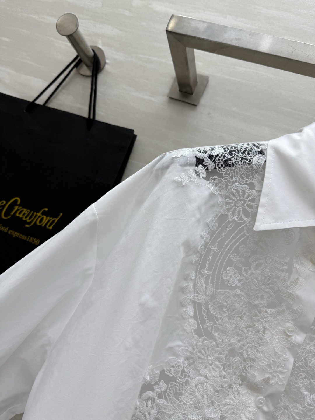 #Ermanno Scervin♡蕾丝翻领衬衣 意大利富有“顶级蕾丝之王”的称呼 静奢美学 简约不简单 