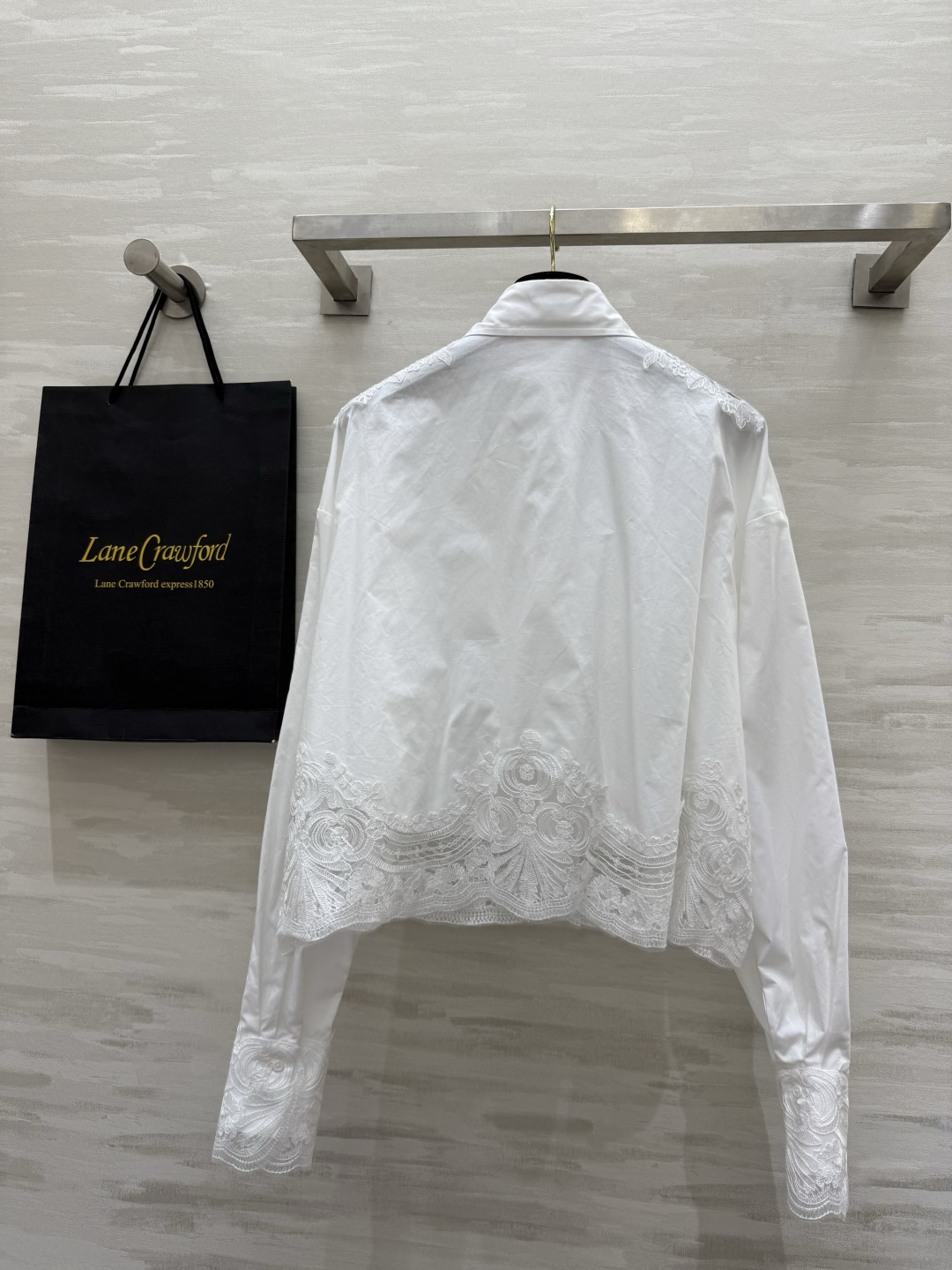 #Ermanno Scervin♡蕾丝翻领衬衣 意大利富有“顶级蕾丝之王”的称呼 静奢美学 简约不简单 