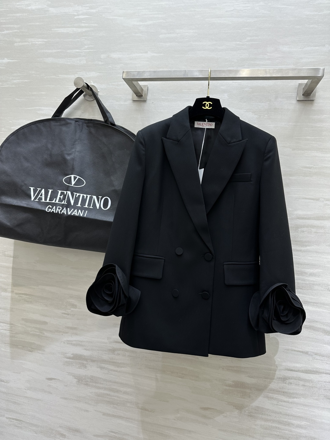 #Valentin♡新款 纯手工立体花朵 羊毛西装外套 重工手工立体玫瑰花袖 设计又甜又酷 重工艺定制黑