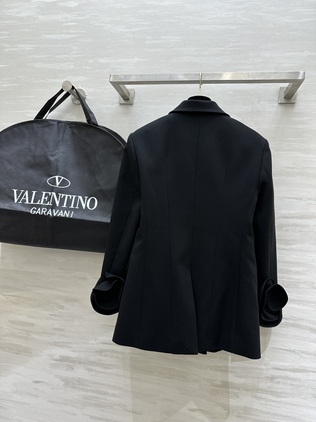 #Valentin♡新款 纯手工立体花朵 羊毛西装外套 重工手工立体玫瑰花袖 设计又甜又酷 重工艺定制黑