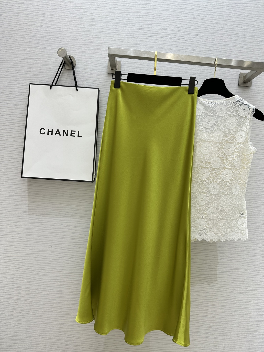 强烈推荐 超级(๑>◡<๑)爆炸款 Saint Lauren♡²⁶新品 走路带风 自带坠感 醋酸长款半裙