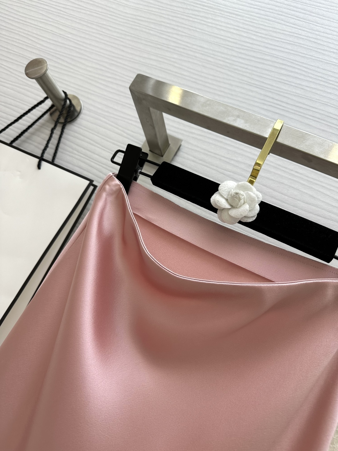 强烈推荐 超级(๑>◡<๑)爆炸款 Saint Lauren♡²⁶新品 走路带风 自带坠感 醋酸长款半裙