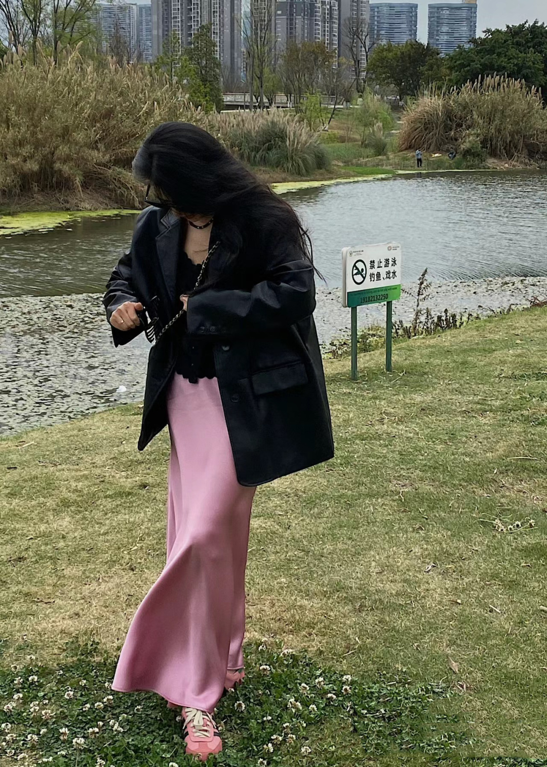 强烈推荐 超级(๑>◡<๑)爆炸款 Saint Lauren♡²⁶新品 走路带风 自带坠感 醋酸长款半裙