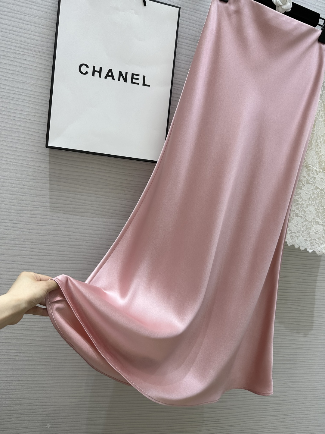 强烈推荐 超级(๑>◡<๑)爆炸款 Saint Lauren♡²⁶新品 走路带风 自带坠感 醋酸长款半裙