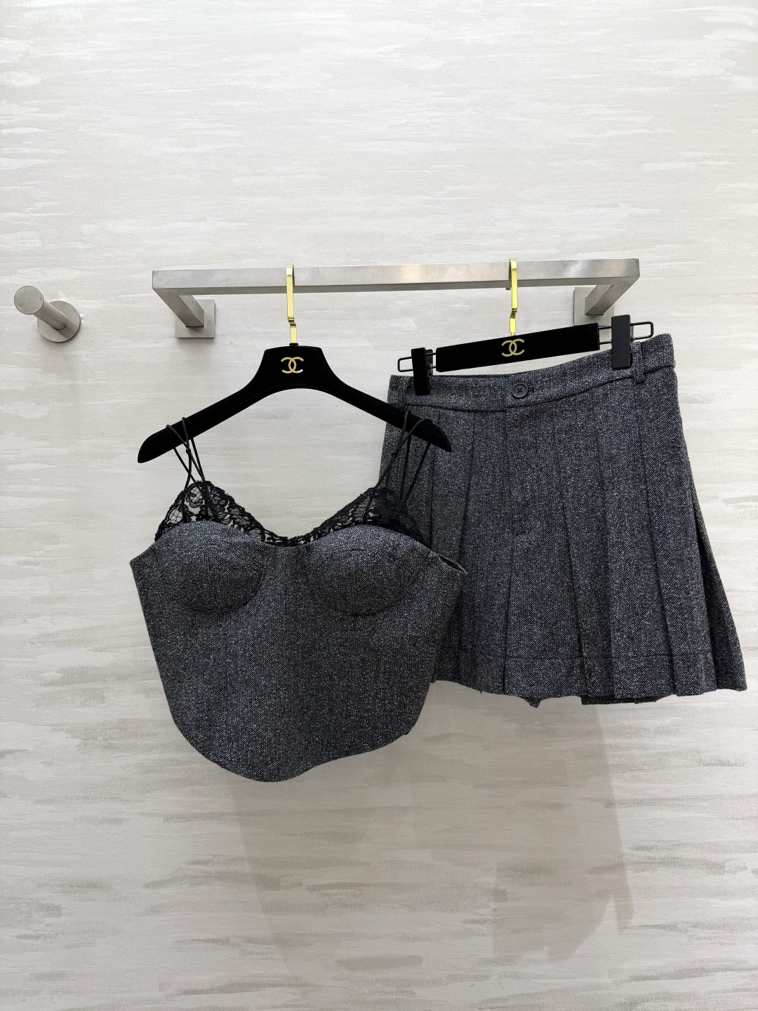 ERMANNO SCERVIN♡²⁶高级又撩人 蕾丝鱼骨吊带 谁穿谁知道有多绝💋人字纹杂色粗纺面料 自带