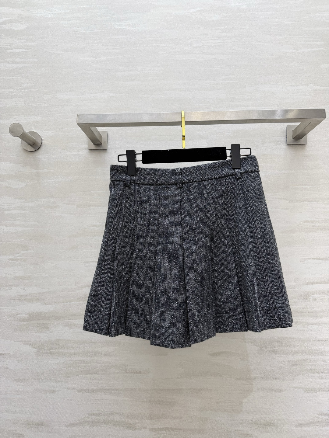 ERMANNO SCERVIN♡²⁶深灰人字纹裤裙 高级又耐看 满满的低调贵气感 经典高腰压褶版型 巧妙