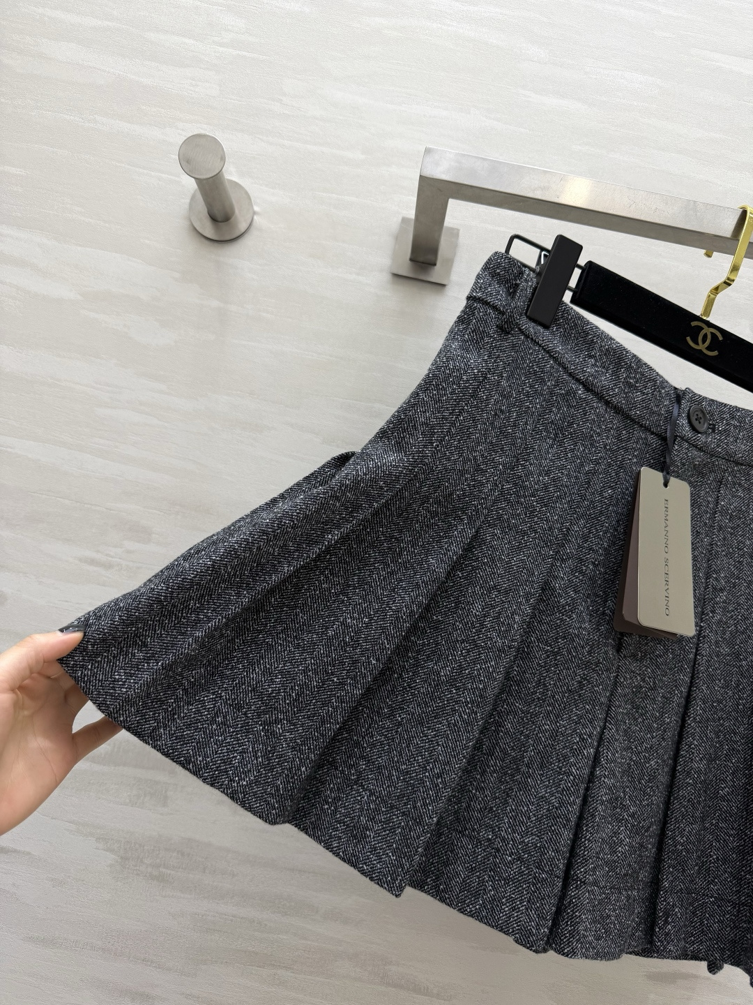 ERMANNO SCERVIN♡²⁶深灰人字纹裤裙 高级又耐看 满满的低调贵气感 经典高腰压褶版型 巧妙