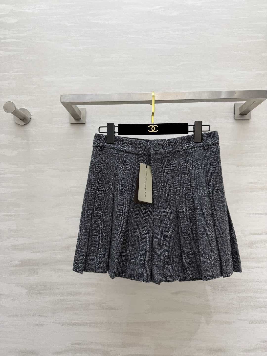 ERMANNO SCERVIN♡²⁶深灰人字纹裤裙 高级又耐看 满满的低调贵气感 经典高腰压褶版型 巧妙