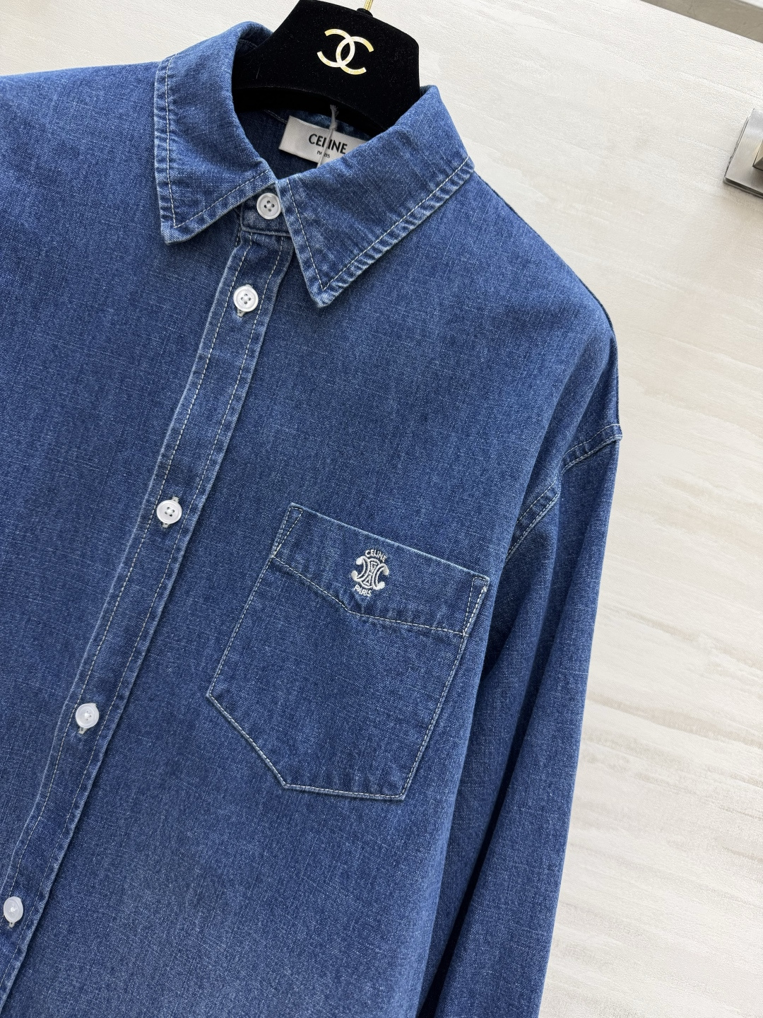 经典Celin♡牛仔衬衫🤎永远穿不腻的法式松弛感软而有型的水洗牛仔面料胸口精致小刺绣低调显贵短款利落剪裁