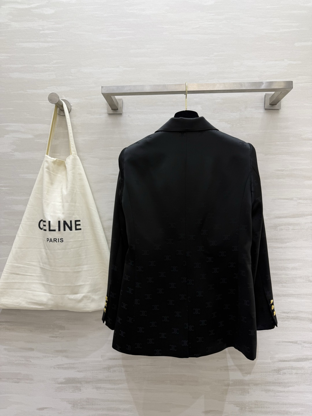 #Celin♡²⁶醋酸真丝暗纹西装 自带贵气氛围感 甄选醋酸真丝面料 手感丝滑软糯 自带柔光高级缎面光泽