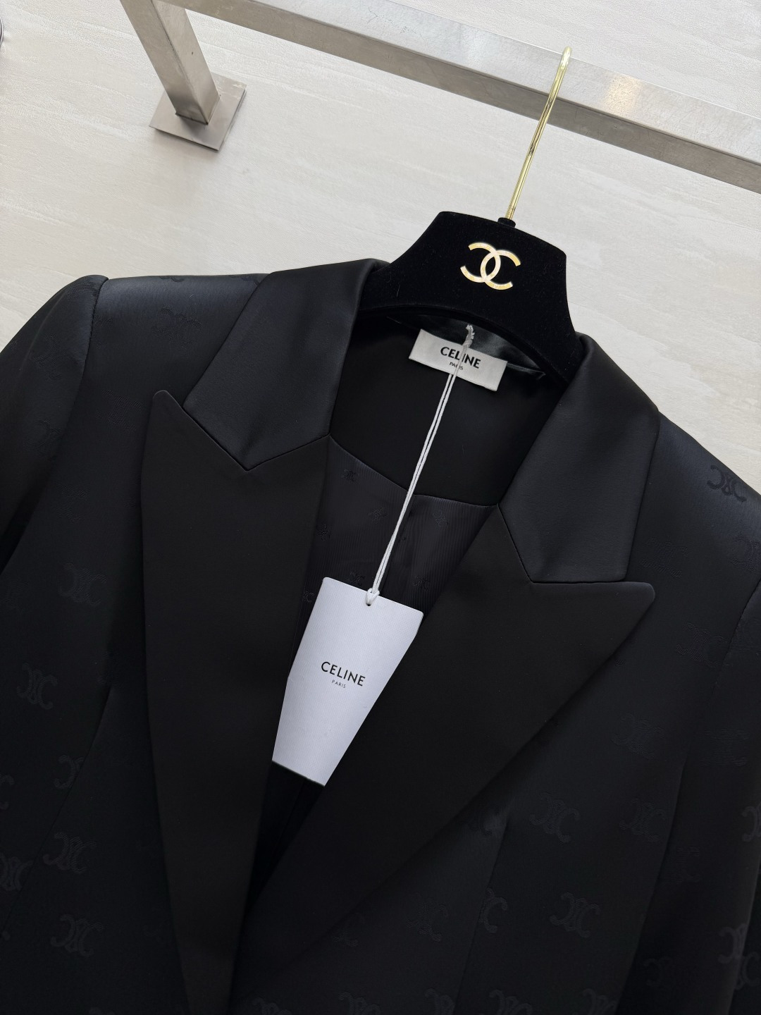 #Celin♡²⁶醋酸真丝暗纹西装 自带贵气氛围感 甄选醋酸真丝面料 手感丝滑软糯 自带柔光高级缎面光泽