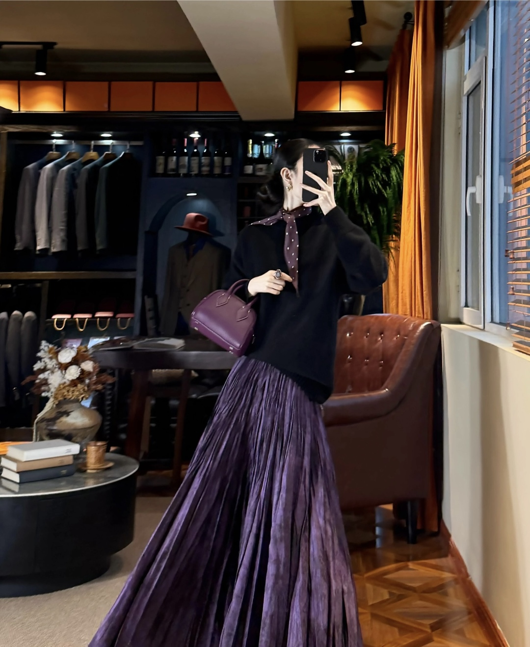 #ysl²⁶醋酸提花缎百褶半裙 丝滑暗纹肌理 垂坠满分大百褶 走动间自带灵动飘逸的氛围感 松紧腰头 不挑