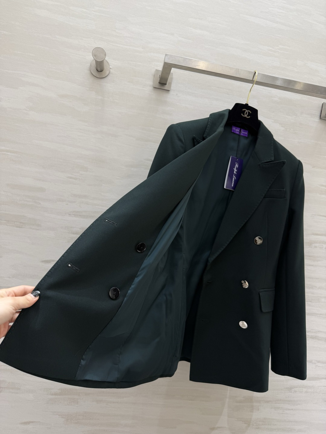 #Ralph Laure♡²⁶🖤气场全开 显瘦王者西装 经典深墨绿色调 低调又显贵 复古双排金扣设计 利