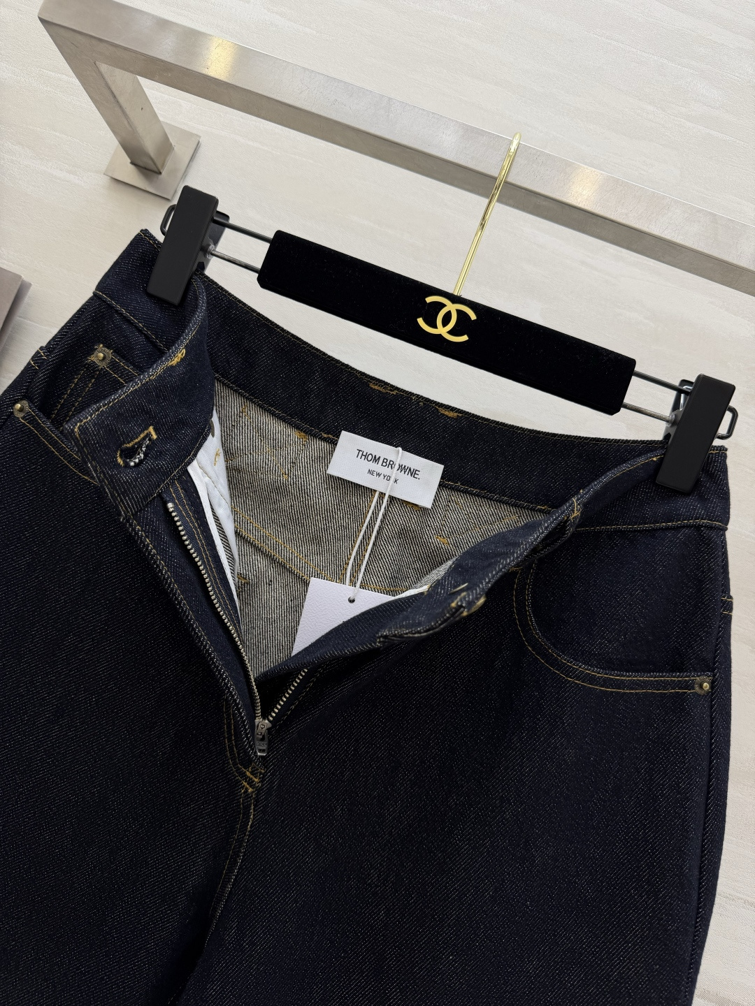 #Thom Brown♡²⁶🖤原色直筒神裤 原生深靛蓝牛仔色调 复古又高级 高腰黄金腰头设计 巧妙拉高腰