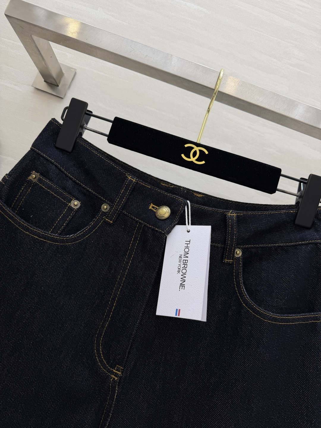 #Thom Brown♡²⁶🖤原色直筒神裤 原生深靛蓝牛仔色调 复古又高级 高腰黄金腰头设计 巧妙拉高腰
