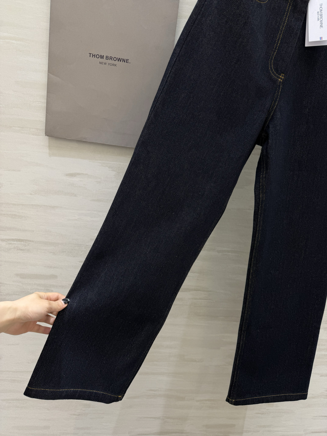 #Thom Brown♡²⁶🖤原色直筒神裤 原生深靛蓝牛仔色调 复古又高级 高腰黄金腰头设计 巧妙拉高腰