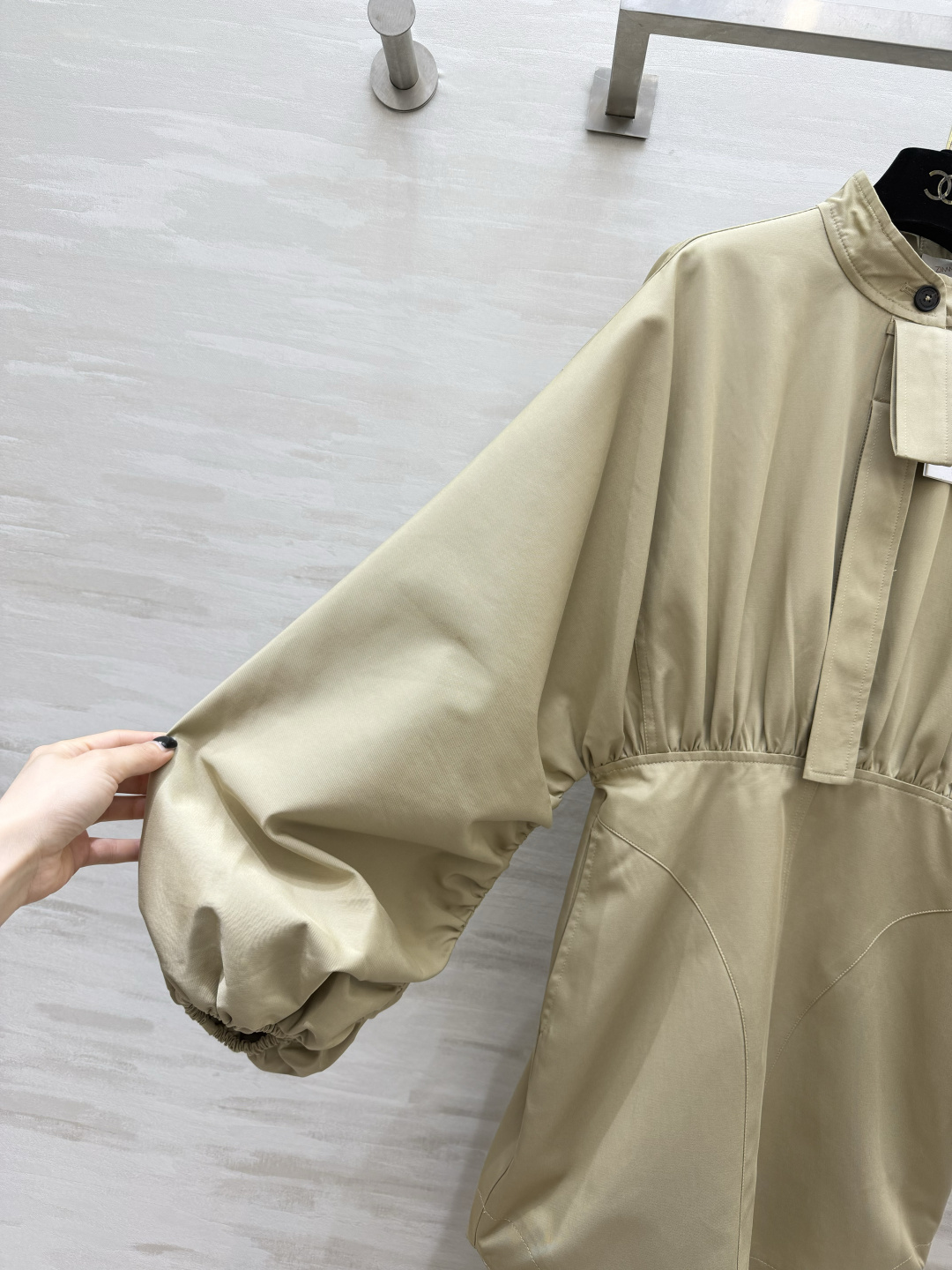 #Zimmerman♡²⁶ss慵懒松弛感收腰廓形连衣裙 把高级极简与温柔气质狠狠拿捏住✨低调显贵 小立领