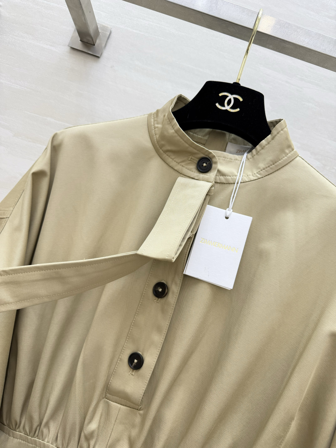 #Zimmerman♡²⁶ss慵懒松弛感收腰廓形连衣裙 把高级极简与温柔气质狠狠拿捏住✨低调显贵 小立领