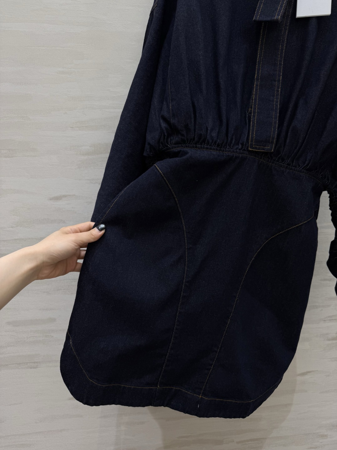 #Zimmerman♡²⁶ss慵懒松弛感收腰廓形连衣裙 把高级极简与温柔气质狠狠拿捏住✨低调显贵 小立领