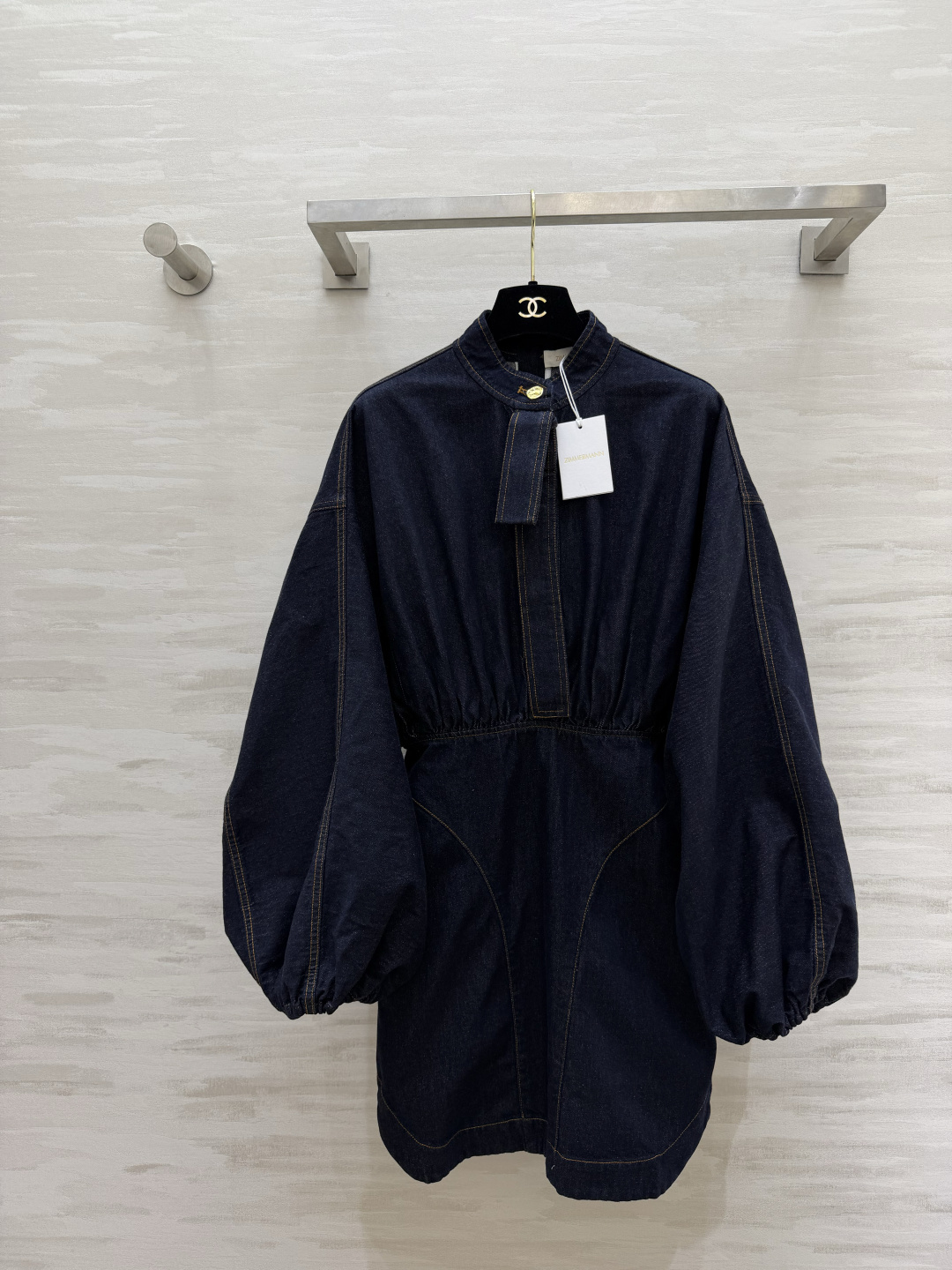 #Zimmerman♡²⁶ss慵懒松弛感收腰廓形连衣裙 把高级极简与温柔气质狠狠拿捏住✨低调显贵 小立领