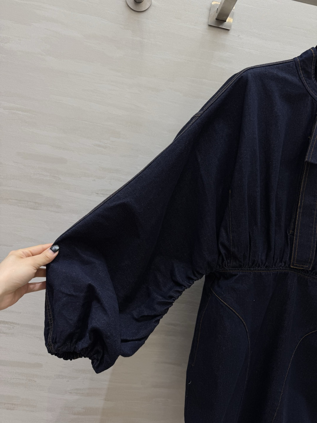 #Zimmerman♡²⁶ss慵懒松弛感收腰廓形连衣裙 把高级极简与温柔气质狠狠拿捏住✨低调显贵 小立领