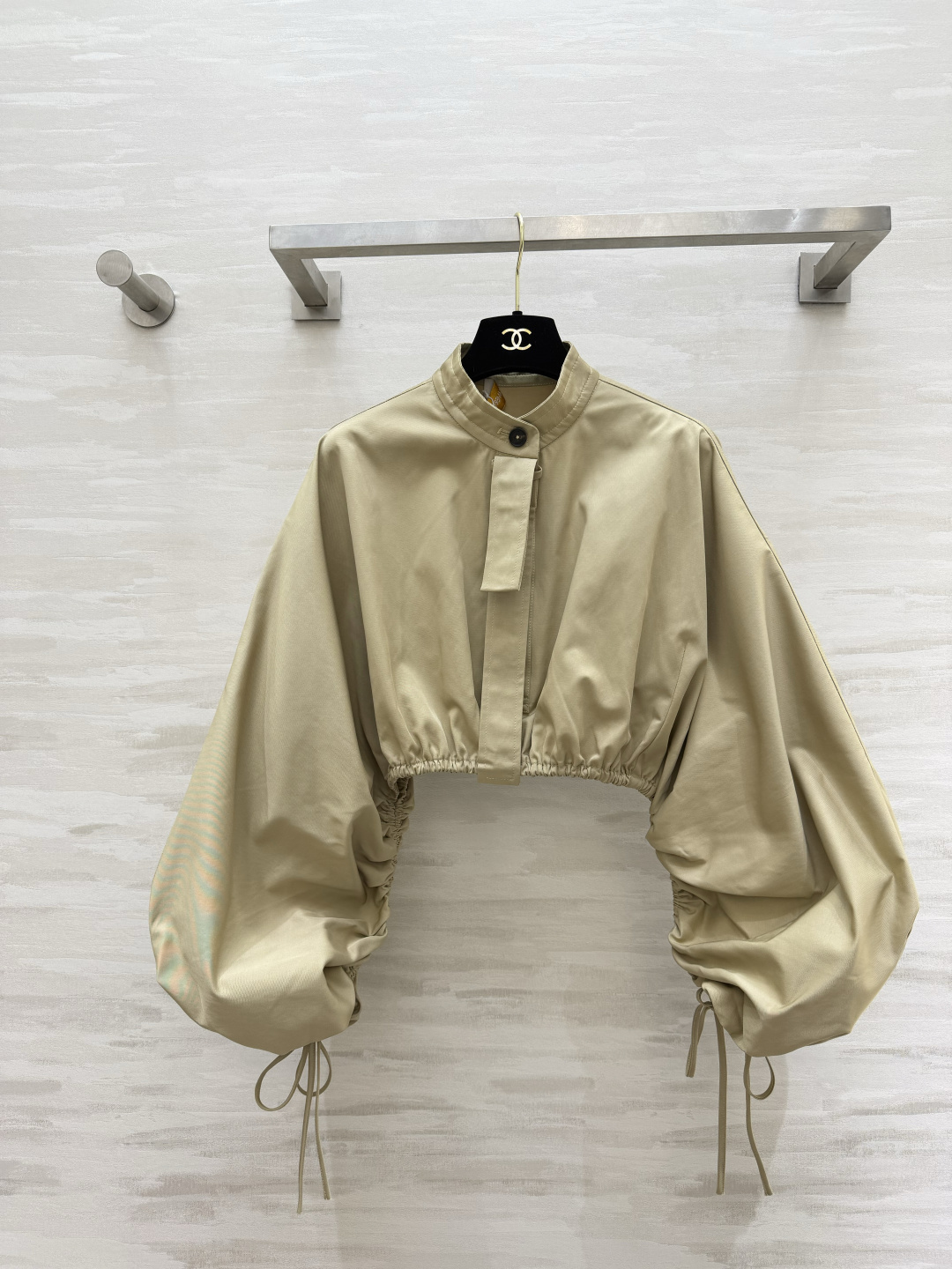 #Zimmerman♡²⁶ss卡其超廓形短款上衣 立领剪裁｜灯笼抽绳大袖 松紧高腰露腰设计显高显瘦一绝 