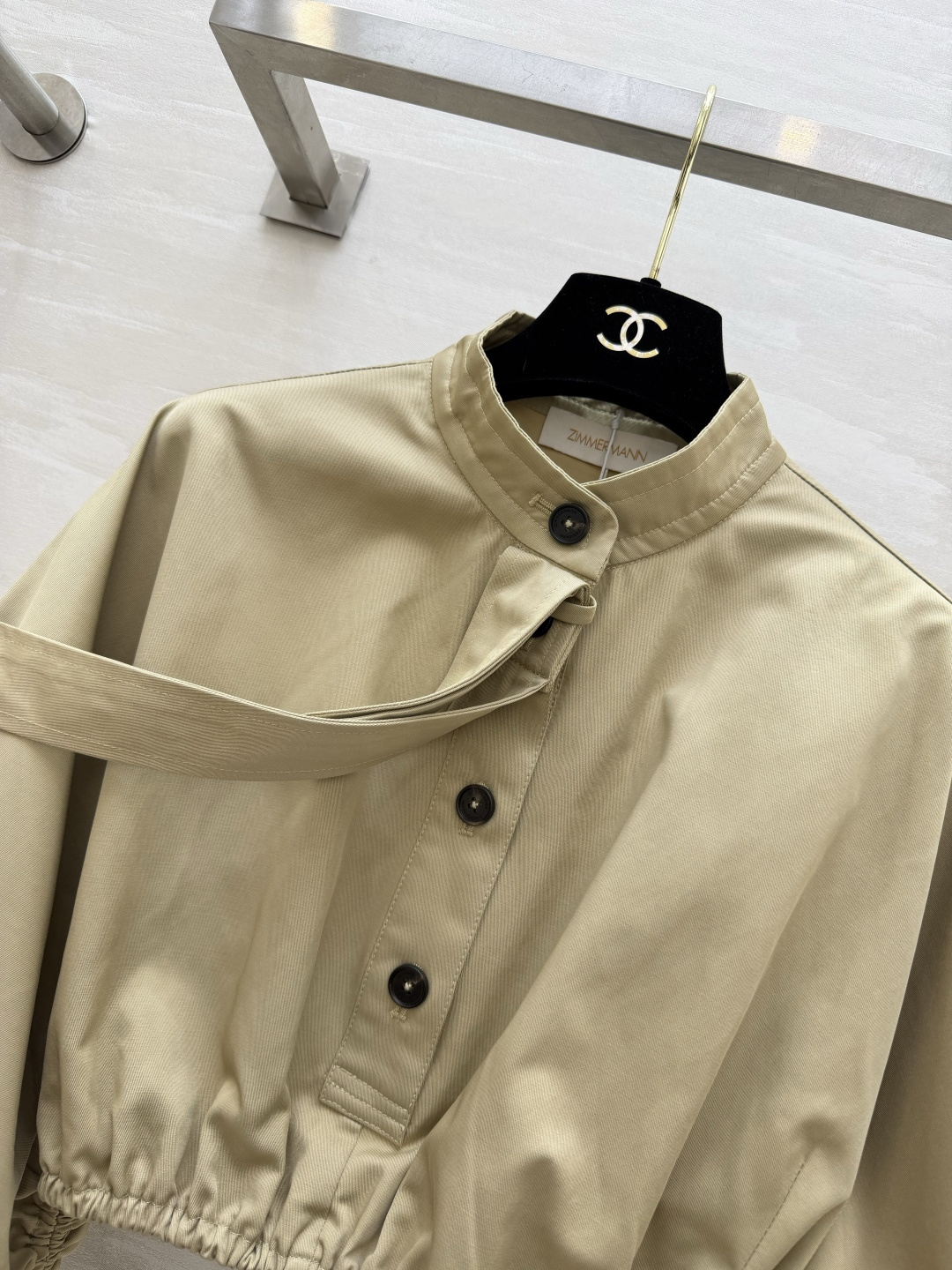 #Zimmerman♡²⁶ss卡其超廓形短款上衣 立领剪裁｜灯笼抽绳大袖 松紧高腰露腰设计显高显瘦一绝 