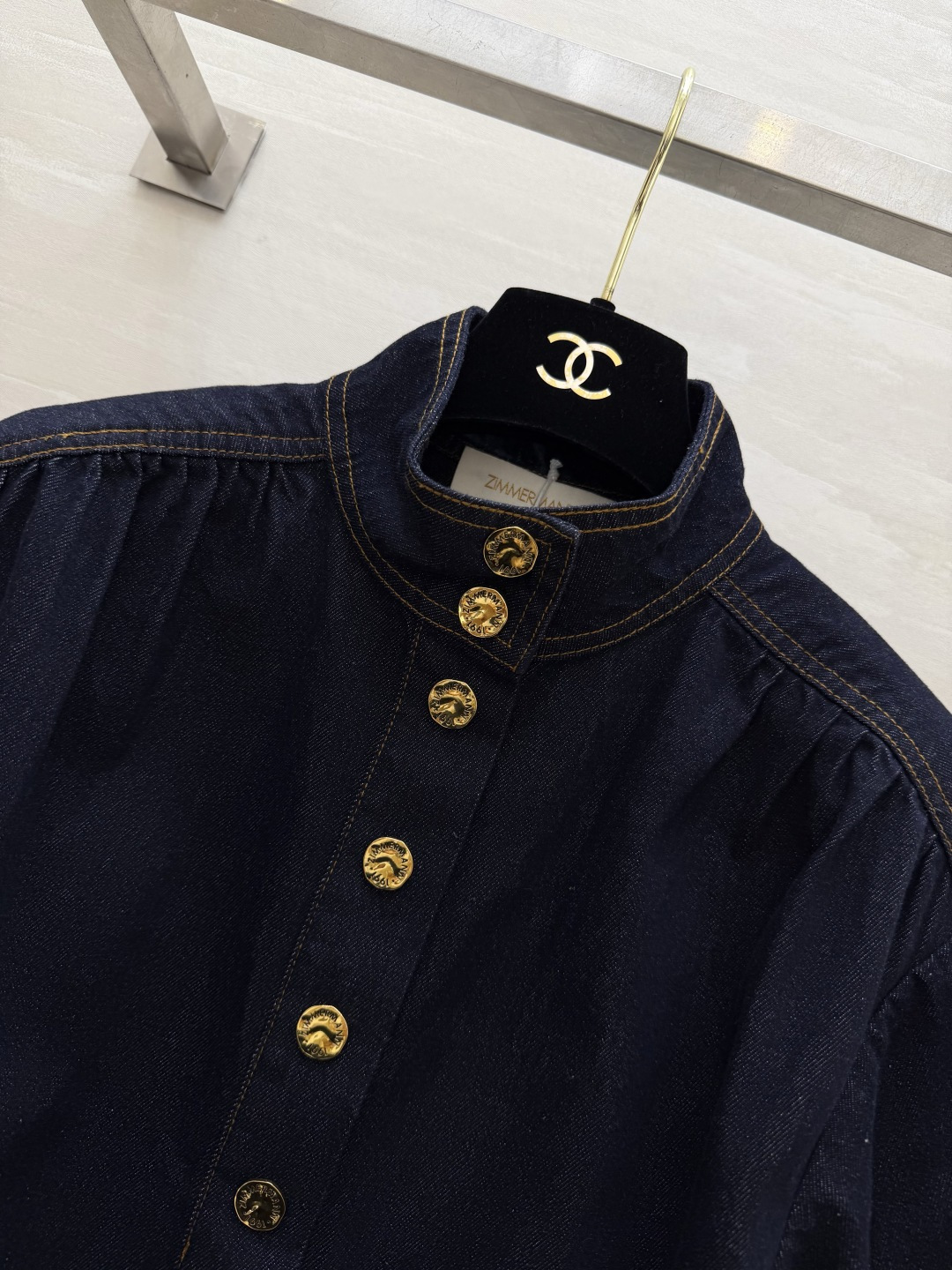 #zimmerman♡²⁶ss高级感立领金扣牛仔衬衣 自带法式慵懒与贵气 经典原牛深靛蓝 复古立领 半开