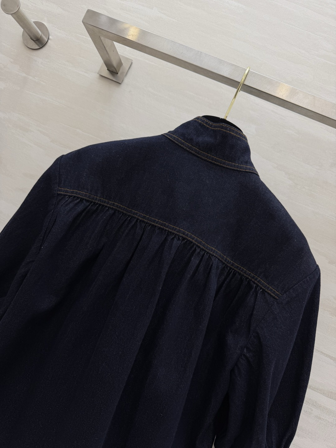 #zimmerman♡²⁶ss高级感立领金扣牛仔衬衣 自带法式慵懒与贵气 经典原牛深靛蓝 复古立领 半开