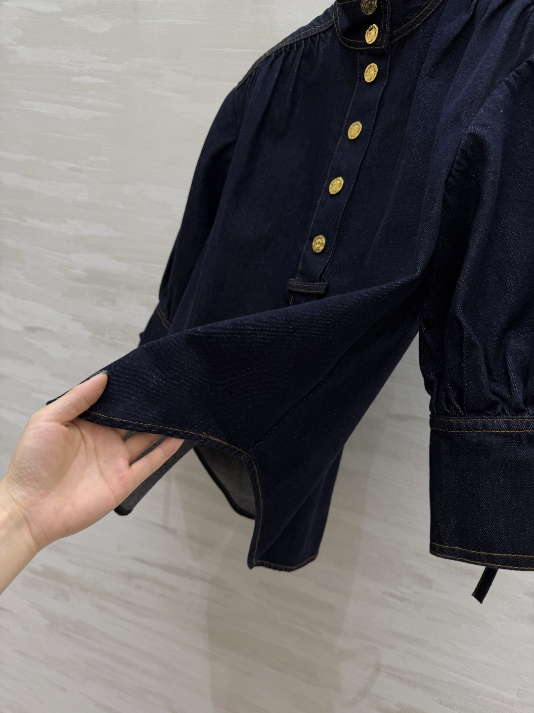 #zimmerman♡²⁶ss高级感立领金扣牛仔衬衣 自带法式慵懒与贵气 经典原牛深靛蓝 复古立领 半开