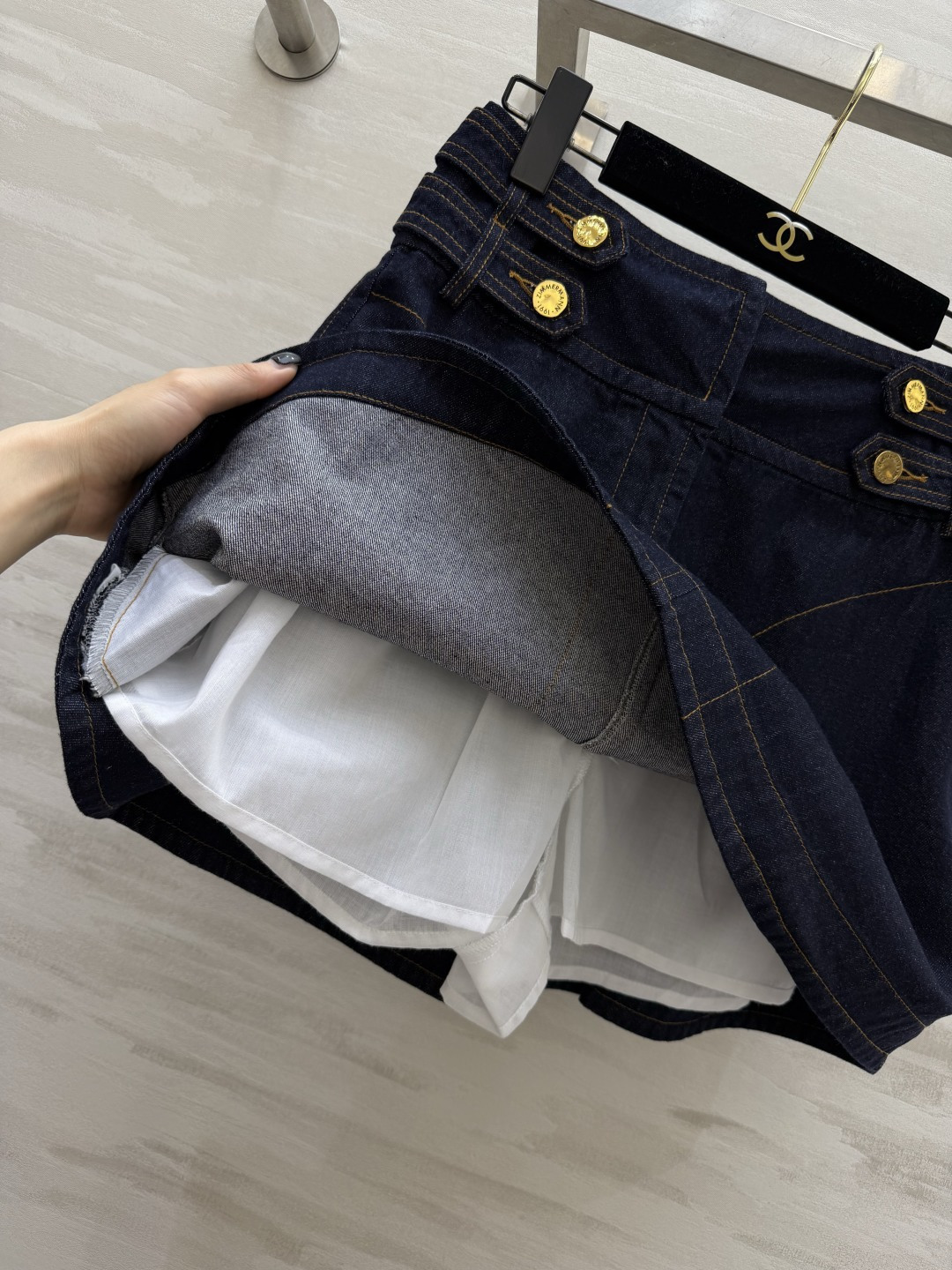 #Zimmerman♡²⁶ss复古金扣牛仔A字半裙 原牛深色 高腰收腰经典耐看 显瘦显高 甜酷氛围感直接