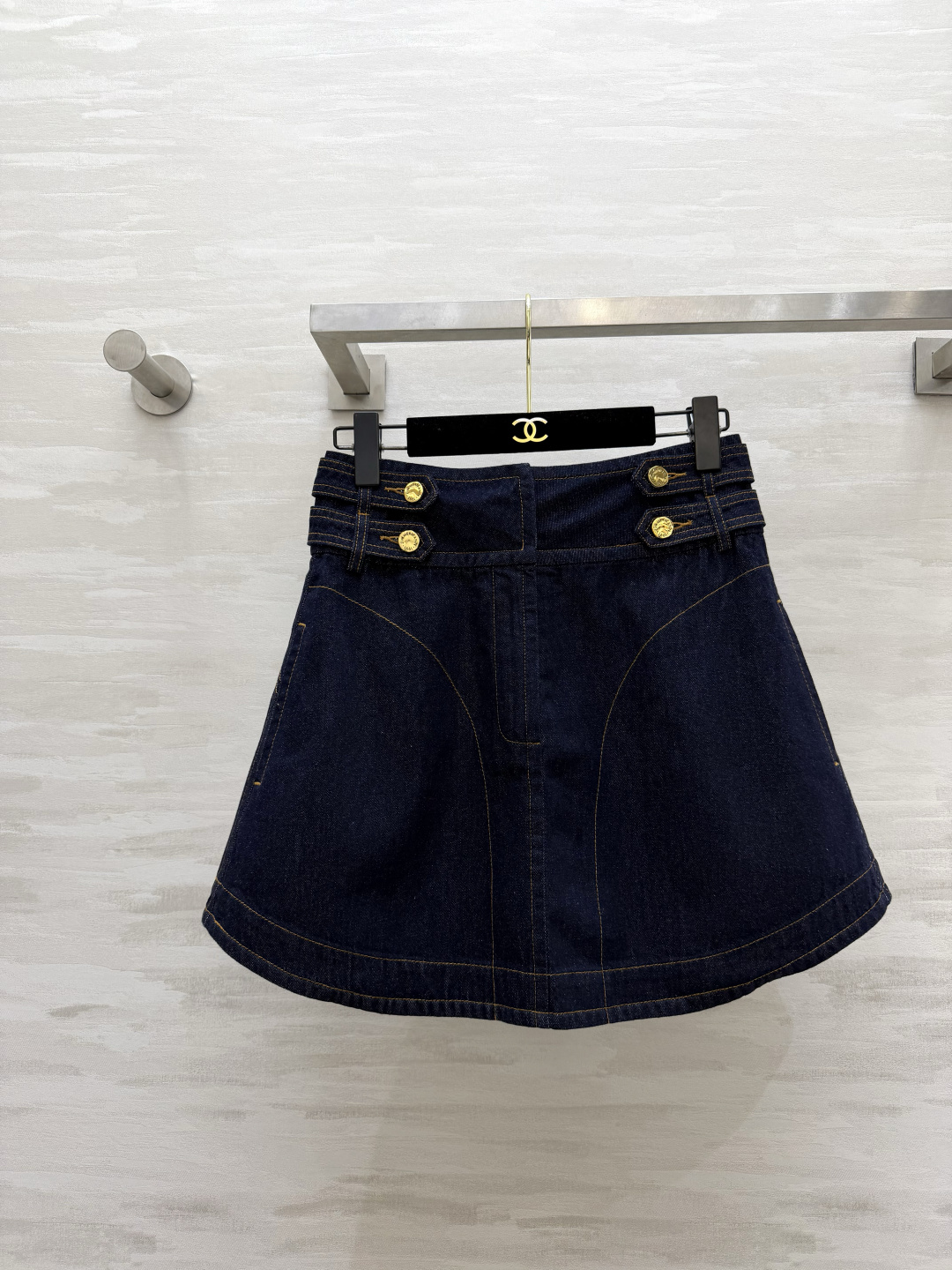 #Zimmerman♡²⁶ss复古金扣牛仔A字半裙 原牛深色 高腰收腰经典耐看 显瘦显高 甜酷氛围感直接