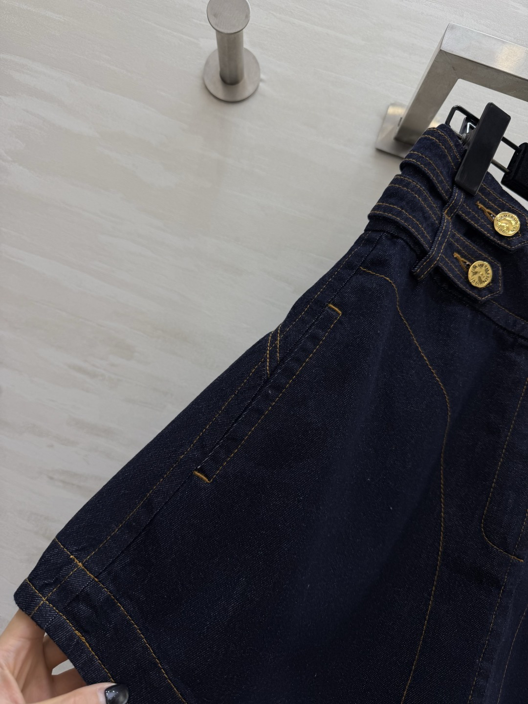 #Zimmerman♡²⁶ss复古金扣牛仔A字半裙 原牛深色 高腰收腰经典耐看 显瘦显高 甜酷氛围感直接