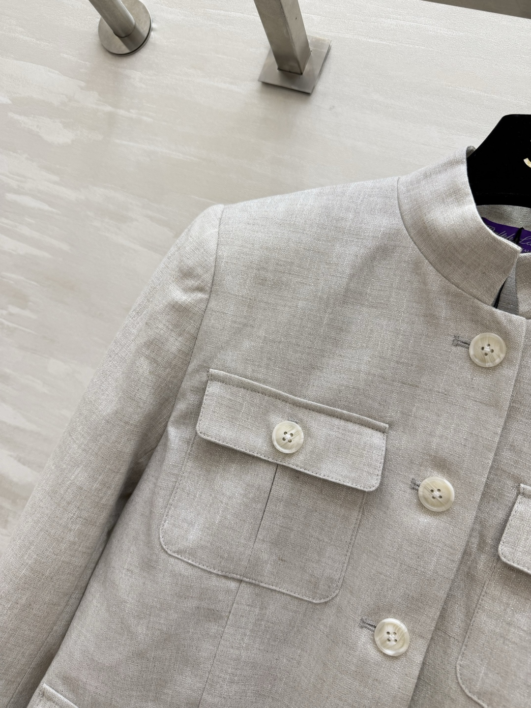 #Ralph Laure♡²⁶🤍浅灰立领外套 温柔又干练 清冷高级浅麻灰调 低调又显贵 利落小立领设计 