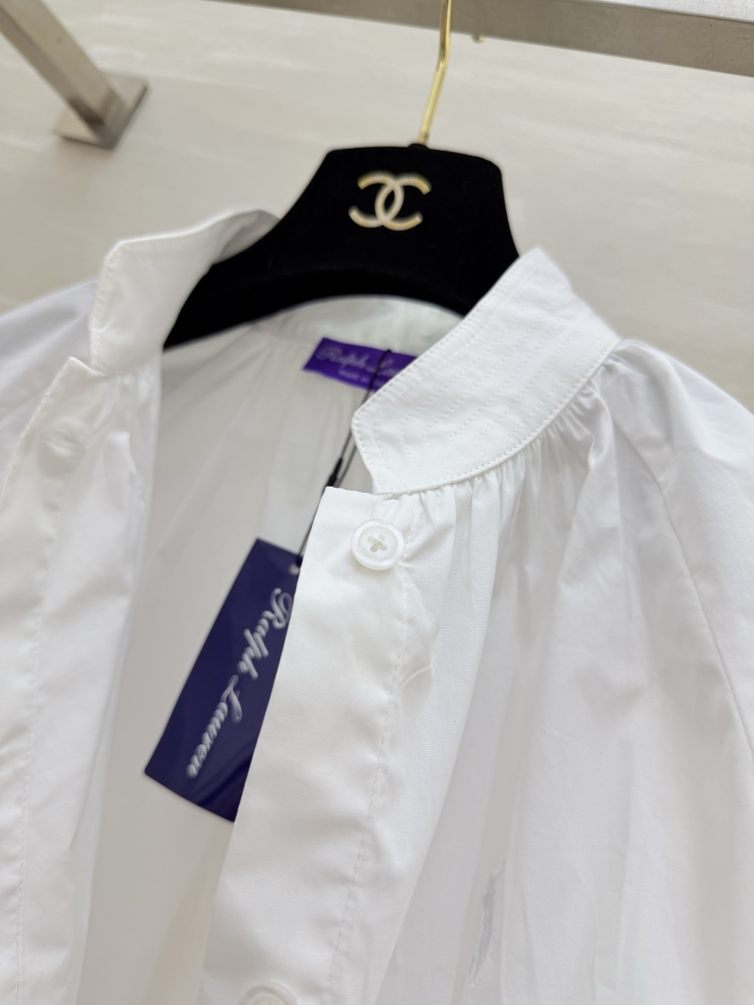 #Ralph Laure♡²⁶🤍 氛围感天花板 立领灯笼袖白衬衣 把温柔优雅与松弛高级感稳稳焊在身上 干