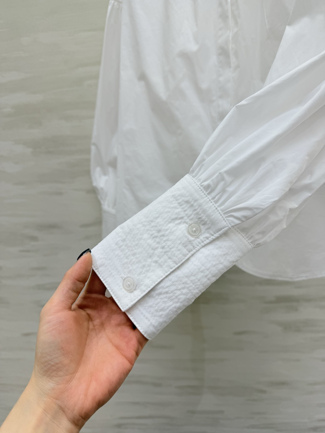 #Ralph Laure♡²⁶🤍 氛围感天花板 立领灯笼袖白衬衣 把温柔优雅与松弛高级感稳稳焊在身上 干