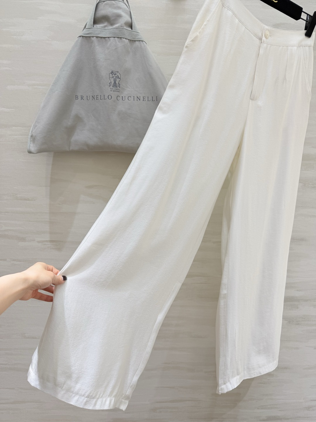 🤍Brunello Cucinell♡²⁶ss高端米白垂感阔腿裤 慵懒高级感 穿出毫不费力的优雅气场 干