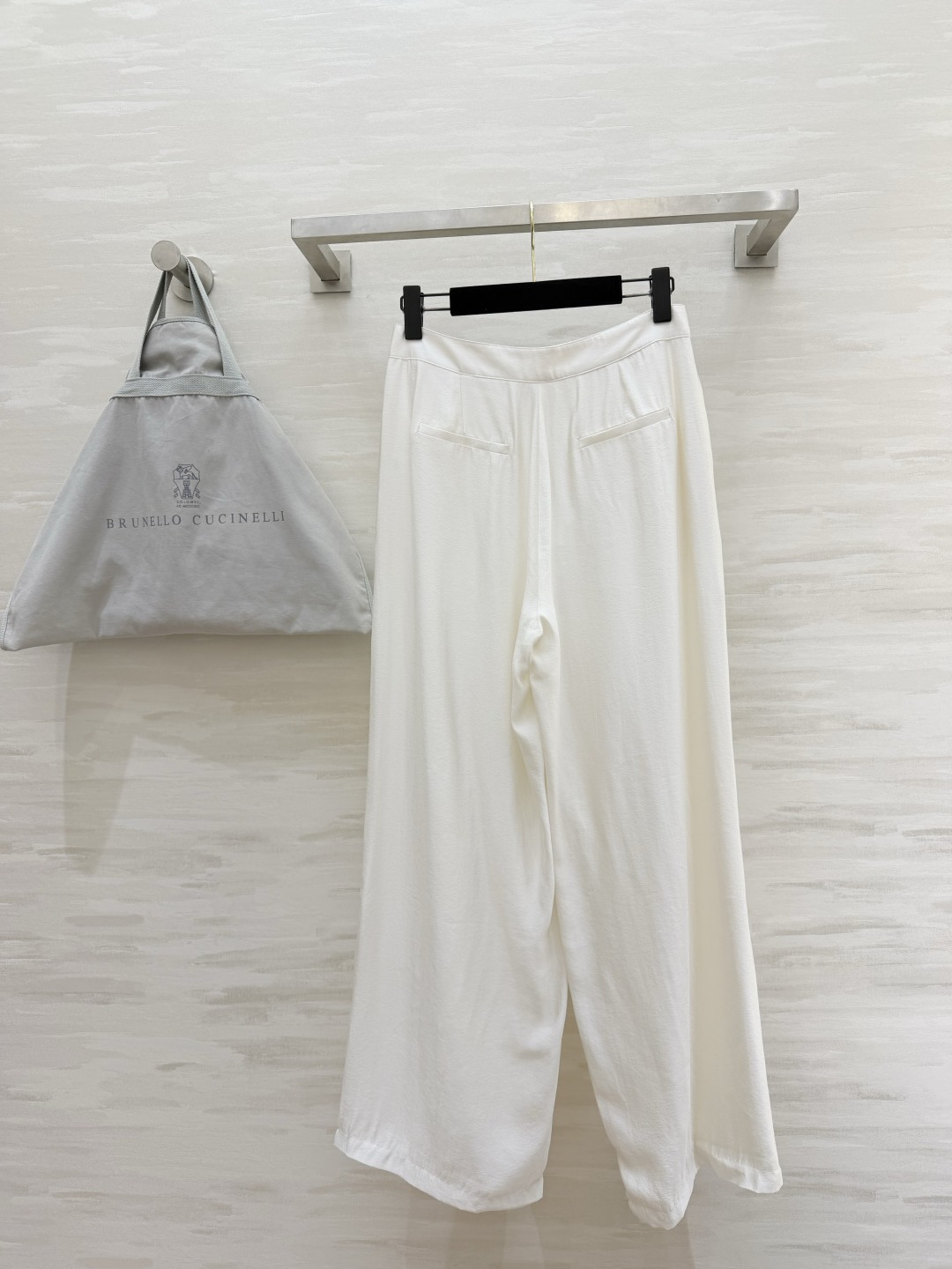 🤍Brunello Cucinell♡²⁶ss高端米白垂感阔腿裤 慵懒高级感 穿出毫不费力的优雅气场 干