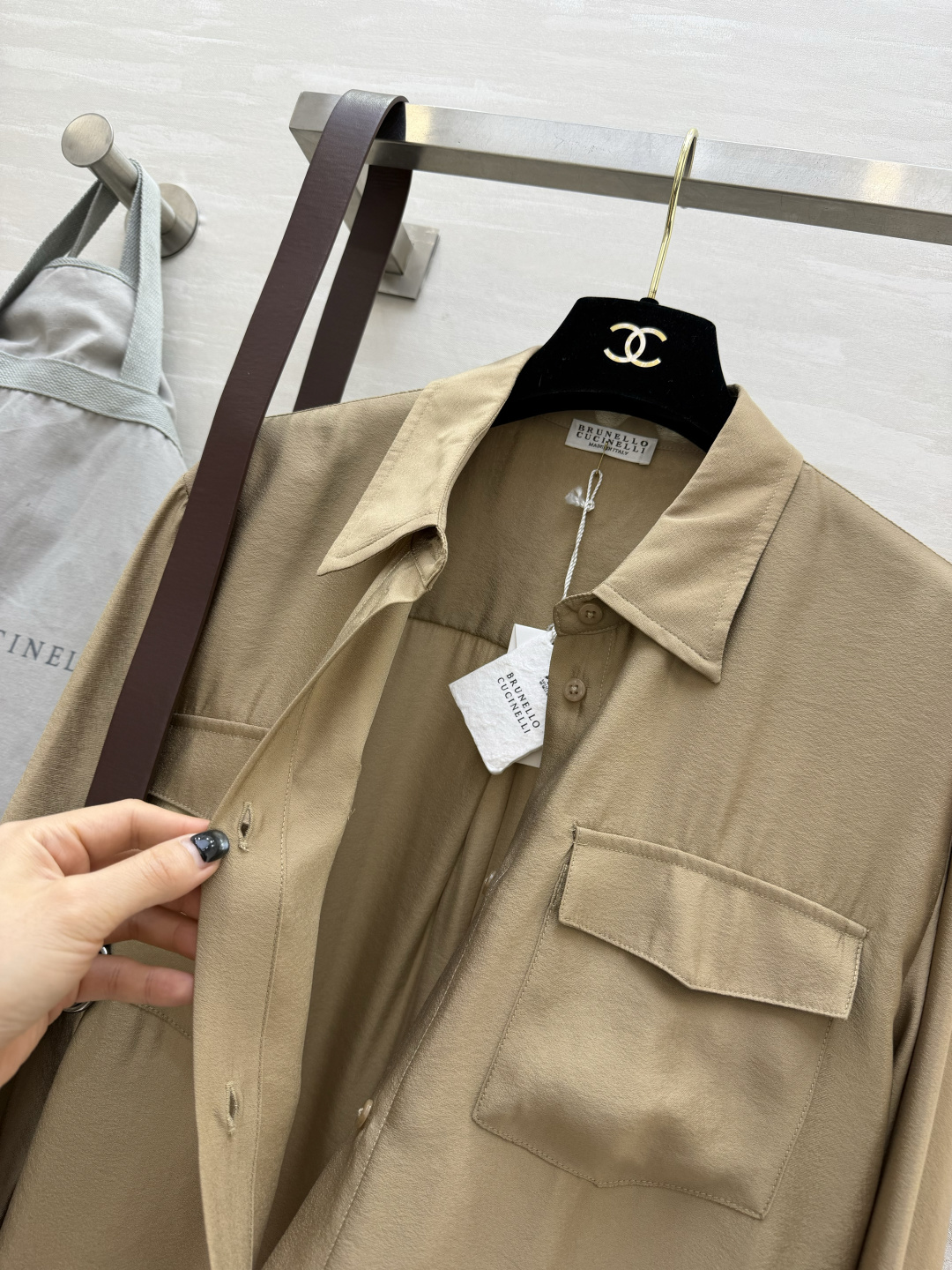 #Brunello Cucinell♡²⁶ss气质收腰衬衣 意式低调优雅 满屏高级松弛感 干净柔和色调 