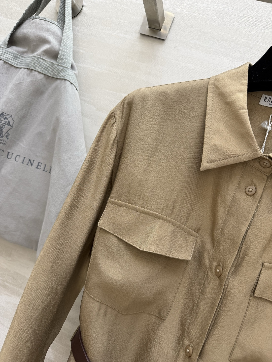 #Brunello Cucinell♡²⁶ss气质收腰衬衣 意式低调优雅 满屏高级松弛感 干净柔和色调 