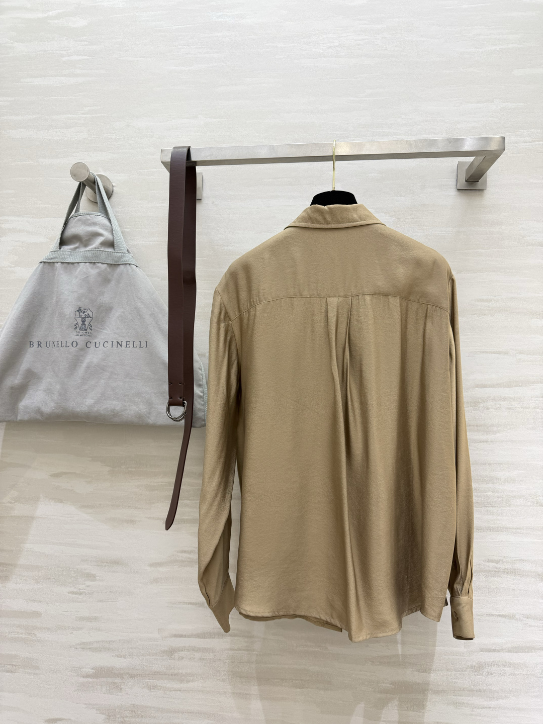 #Brunello Cucinell♡²⁶ss气质收腰衬衣 意式低调优雅 满屏高级松弛感 干净柔和色调 