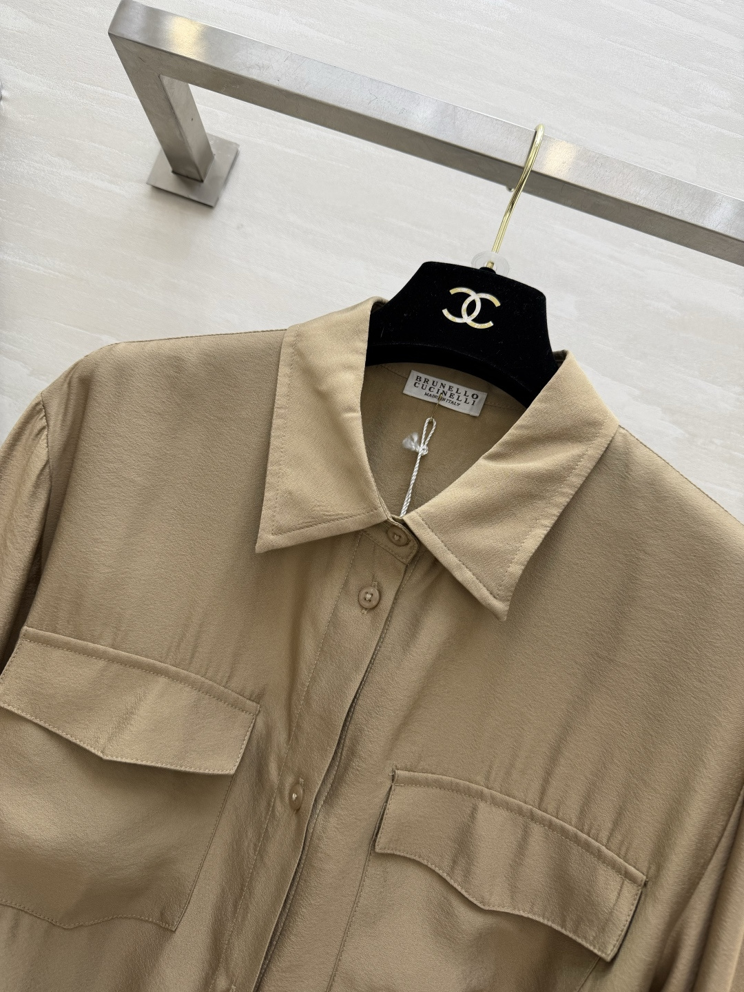 #Brunello Cucinell♡²⁶ss气质收腰衬衣 意式低调优雅 满屏高级松弛感 干净柔和色调 