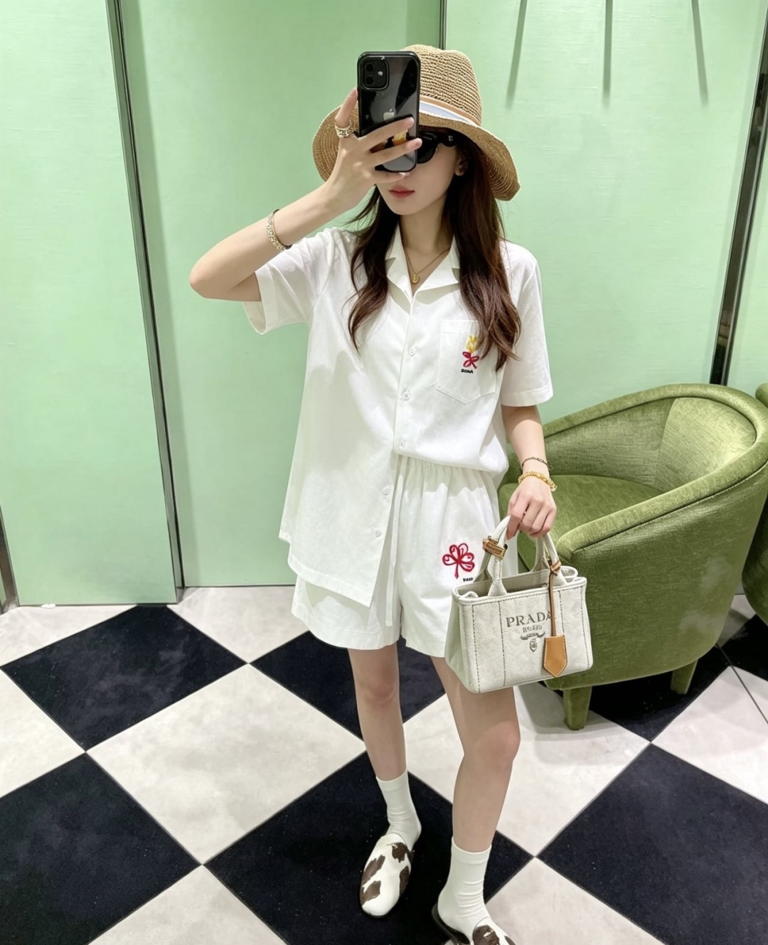 NO:807407,,,19860909,,,Women's clothing