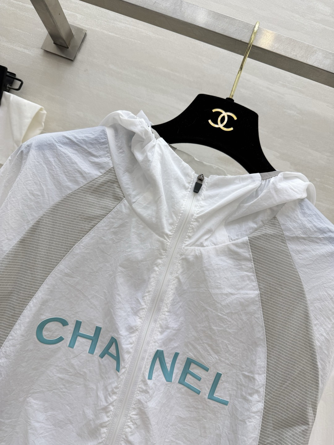 夏季刚需王牌防晒外套来啦❗Chane♡²⁶新款拼色轻薄防晒衣温柔色系，白月光&海盐蓝低调高奢质感，上身显