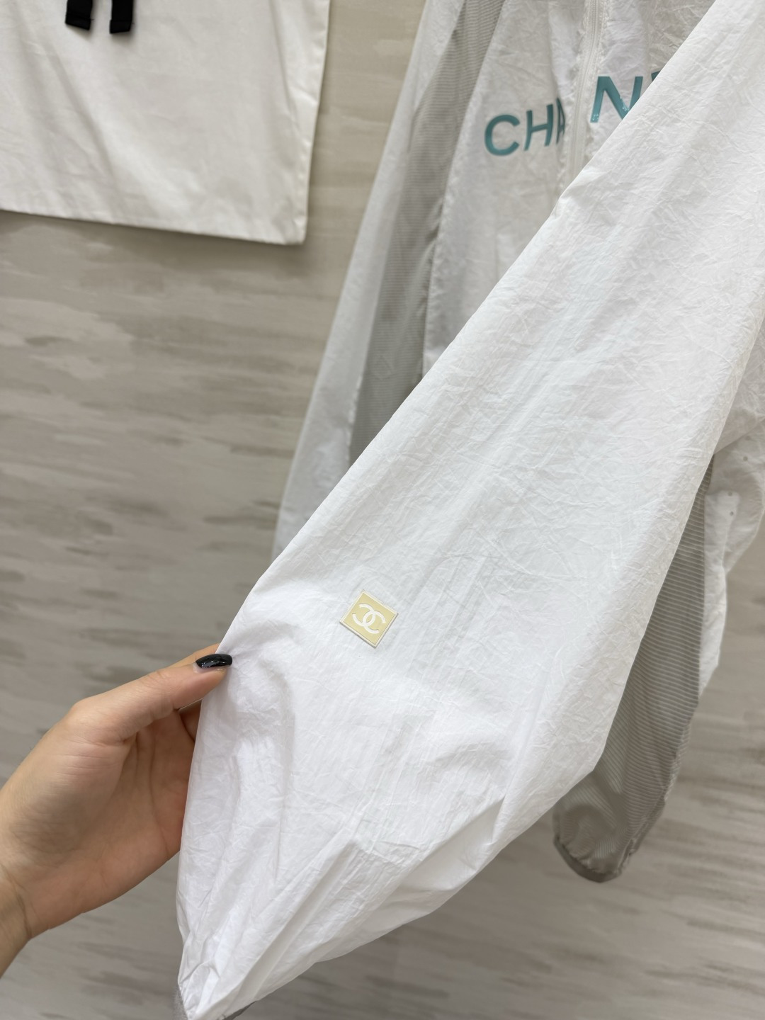 夏季刚需王牌防晒外套来啦❗Chane♡²⁶新款拼色轻薄防晒衣温柔色系，白月光&海盐蓝低调高奢质感，上身显