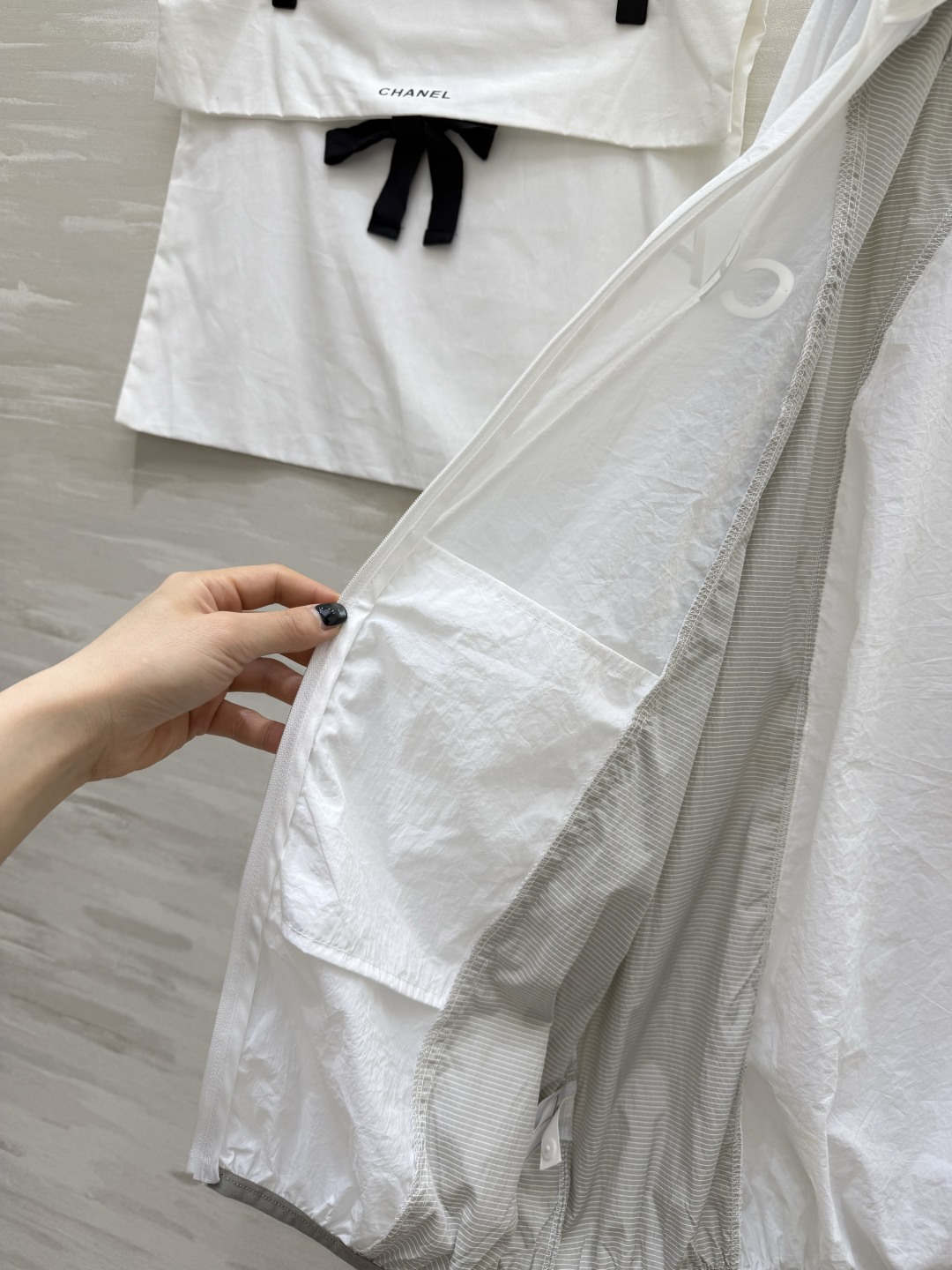 夏季刚需王牌防晒外套来啦❗Chane♡²⁶新款拼色轻薄防晒衣温柔色系，白月光&海盐蓝低调高奢质感，上身显